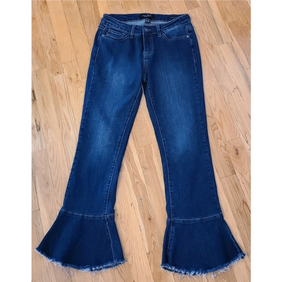 Judy Blue Crop Flare Fit Ruffle Hem Jeans Blue Size 26 - Picture 2 of 10